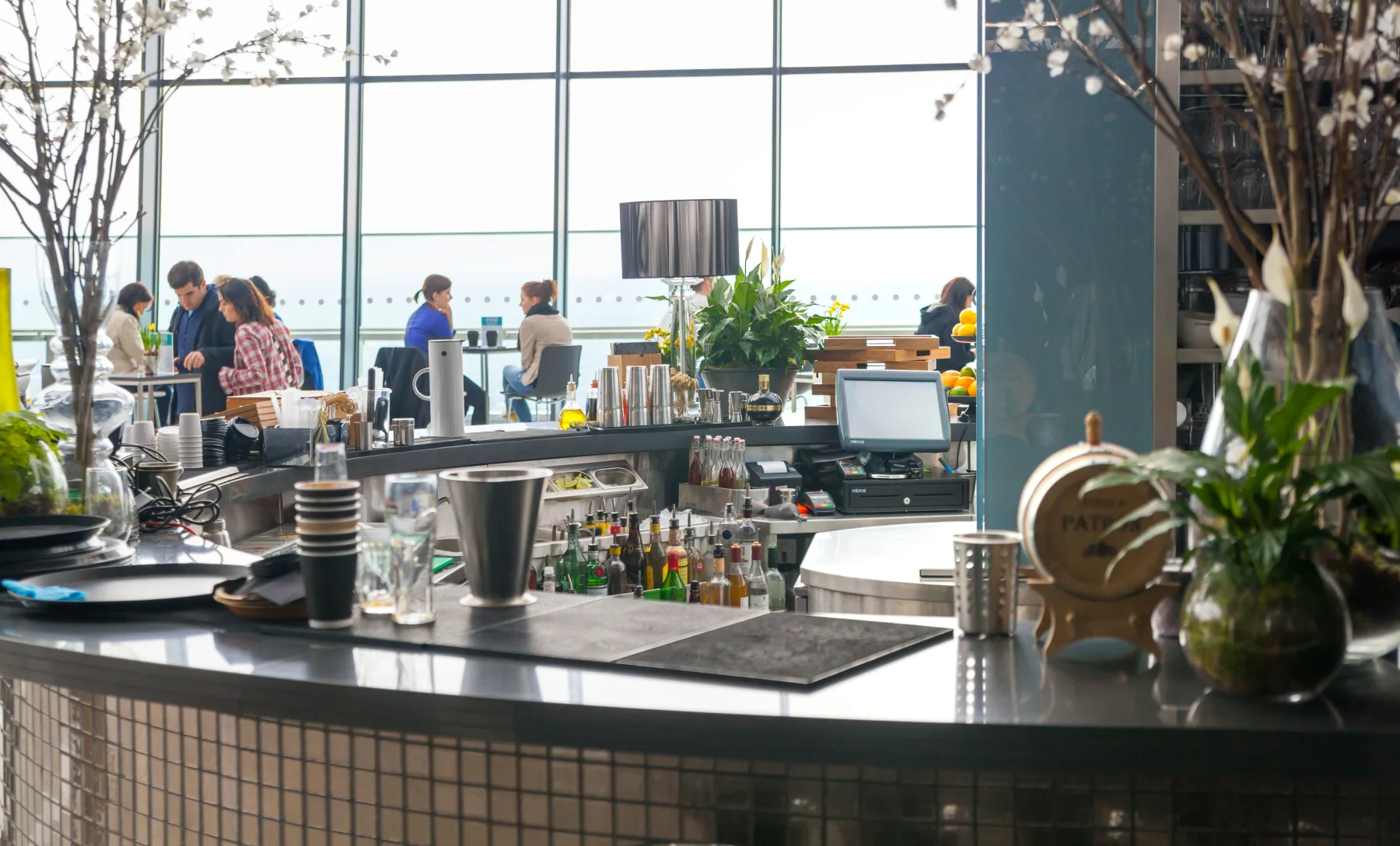Professional Beverage Equipment Solutions for Juice Lab Café